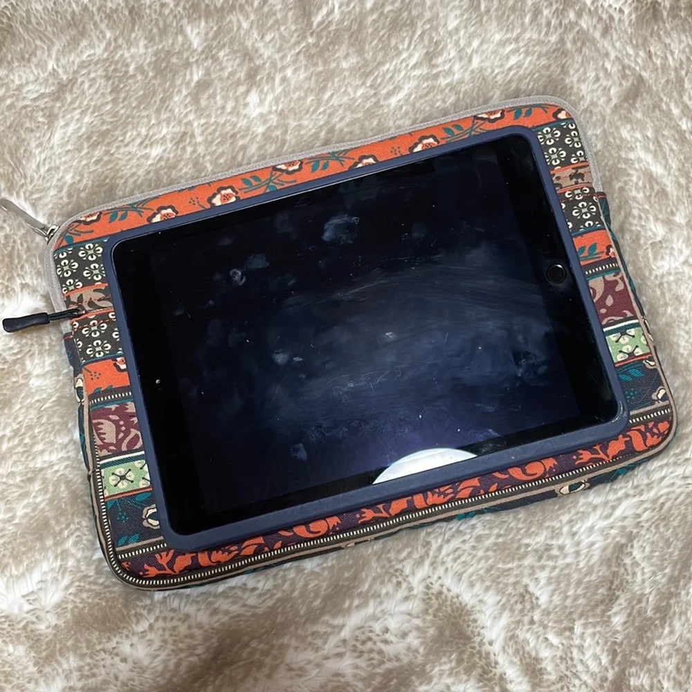 iPad / Laptop Sleeve